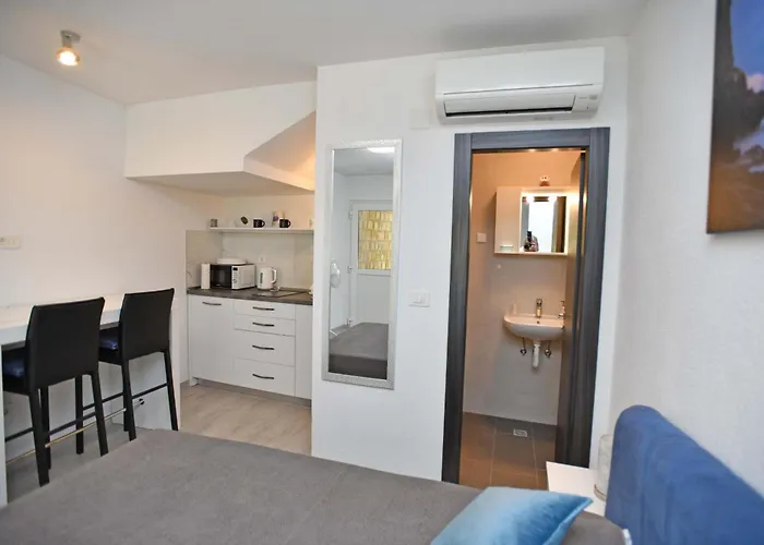 Apartment Ron